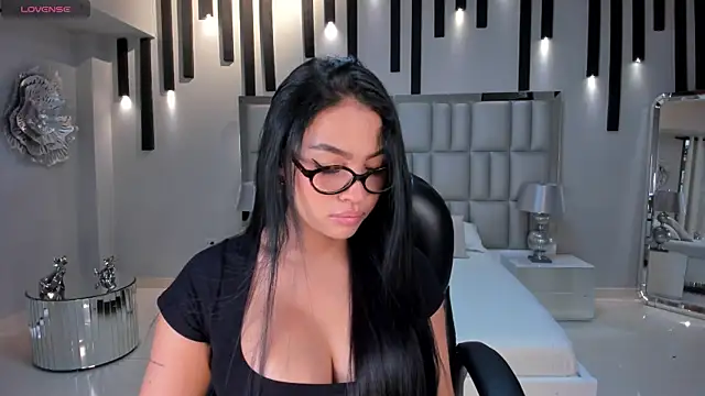 Snapshot of MollyJones_ chatting on 07/12/26, 11:55 MollyJones online show from 07/12/26, 11:55