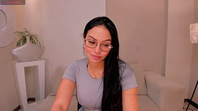 Snapshot of MollyJones_ chatting on 06/03/26, 07:29 MollyJones online show from 06/03/26, 07:29