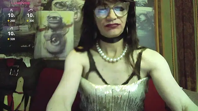 Snapshot of TheBlackWtch chatting on 10/26/25, 04:07 TheBlackWtch online show from 10/26/25, 04:07