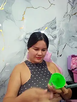 sweet lucia online show from 02/08/26, 04:48