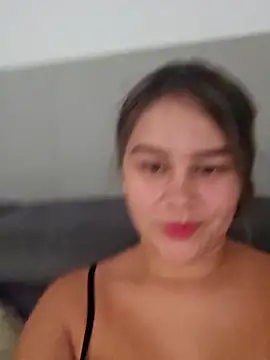 Snapshot of sweet_lucia chatting on 02/14/25, 02:23 sweet lucia online show from 02/14/25, 02:23