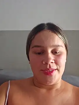 Snapshot of sweet_lucia chatting on 02/26/25, 07:42 sweet lucia online show from 02/26/25, 07:42