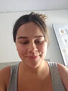 Snapshot of sweet_lucia chatting on 01/17/25, 05:19 sweet lucia online show from 01/17/25, 05:19