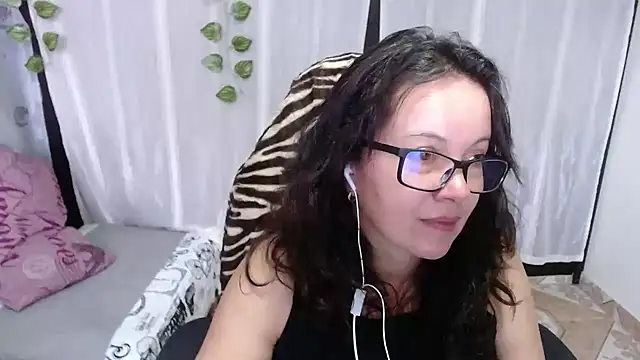 Snapshot of Sonialorens_ chatting on 02/01/25, 03:50 Sonialorens online show from 02/01/25, 03:50