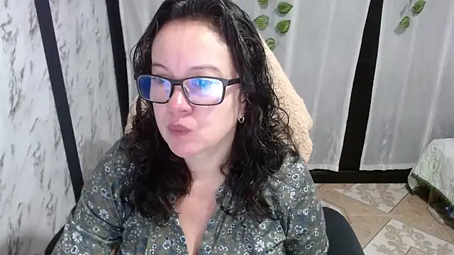 Snapshot of Sonialorens_ chatting on 03/14/25, 12:29 Sonialorens online show from 03/14/25, 12:29