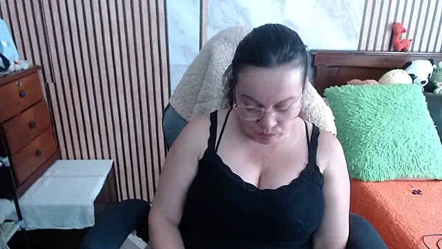 Snapshot of Sonialorens_ chatting on 09/24/25, 08:04 Sonialorens online show from 09/24/25, 08:04