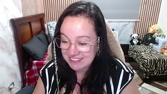 Sonialorens  online show from 04/13/26, 04:33