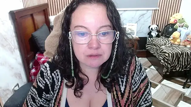 Sonialorens  online show from 04/21/26, 04:35