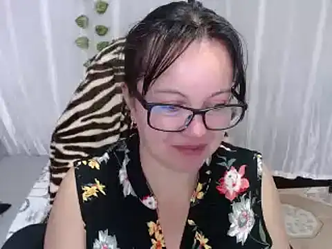 Snapshot of Sonialorens_ chatting on 02/06/25, 02:26 Sonialorens online show from 02/06/25, 02:26