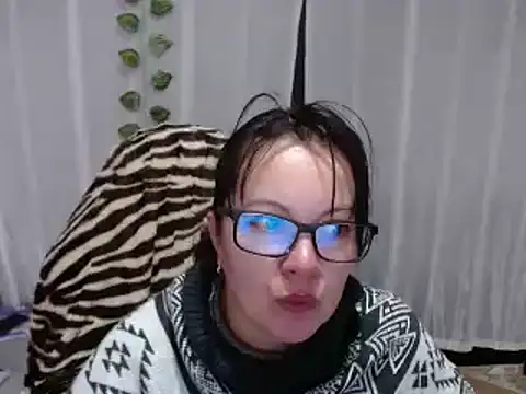 Snapshot of Sonialorens_ chatting on 02/08/25, 12:28 Sonialorens online show from 02/08/25, 12:28