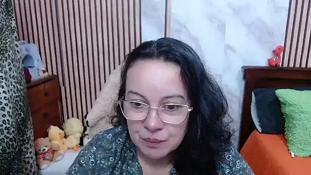 Snapshot of Sonialorens_ chatting on 10/09/25, 03:12 Sonialorens online show from 10/09/25, 03:12
