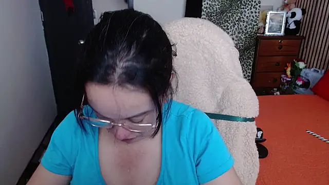 Sonialorens  online show from 12/03/25, 02:49