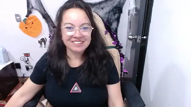 Sonialorens  online show from 11/02/25, 11:21