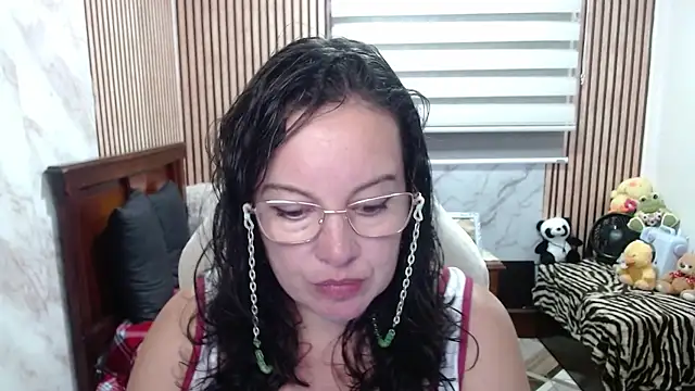 Sonialorens  online show from 04/30/26, 03:41