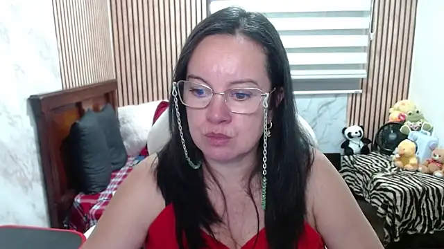 Sonialorens  online show from 05/01/26, 11:10