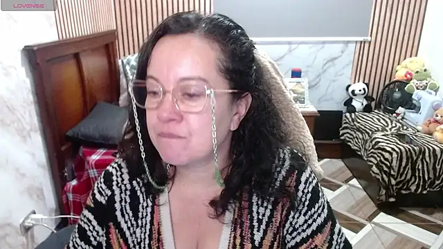 Sonialorens  online show from 04/15/26, 04:00