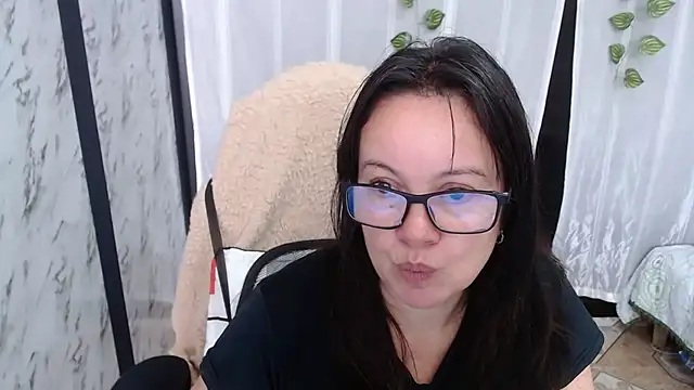 Snapshot of Sonialorens_ chatting on 03/01/25, 04:33 Sonialorens online show from 03/01/25, 04:33