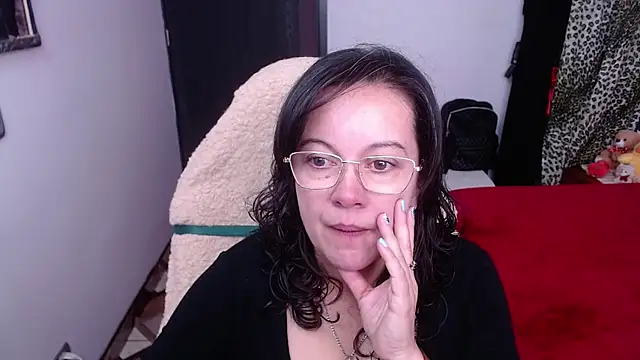 Sonialorens  online show from 11/11/25, 03:07