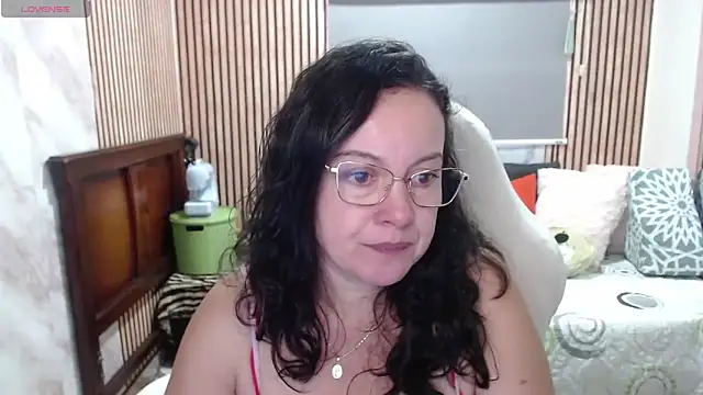 Sonialorens  online show from 05/26/26, 04:38