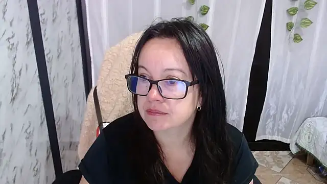 Snapshot of Sonialorens_ chatting on 03/01/25, 01:29 Sonialorens online show from 03/01/25, 01:29