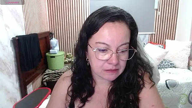 Sonialorens  online show from 05/19/26, 09:33