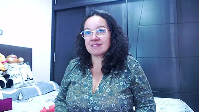 Snapshot of Sonialorens_ chatting on 09/09/25, 04:16 Sonialorens online show from 09/09/25, 04:16