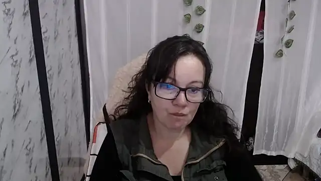 Snapshot of Sonialorens_ chatting on 03/05/25, 08:42 Sonialorens online show from 03/05/25, 08:42