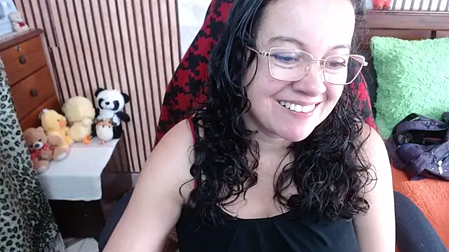 Snapshot of Sonialorens_ chatting on 10/08/25, 04:29 Sonialorens online show from 10/08/25, 04:29