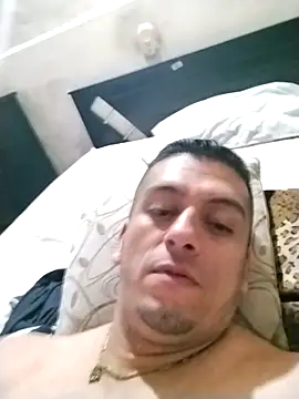 Snapshot of starplss chatting on 10/31/25, 06:54 starplss online show from 10/31/25, 06:54