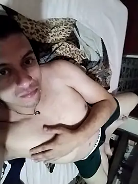 Snapshot of starplss chatting on 10/26/25, 08:04 starplss online show from 10/26/25, 08:04