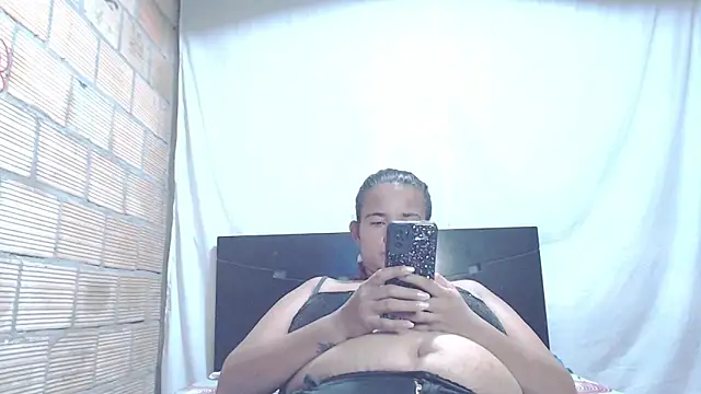 Snapshot of isabella_dirty69 chatting on 03/19/25, 06:03 isabella dirty69 online show from 03/19/25, 06:03