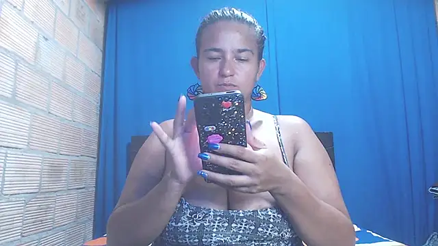 Snapshot of isabella_dirty69 chatting on 02/12/25, 03:07 isabella dirty69 online show from 02/12/25, 03:07