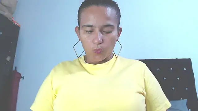 isabella dirty69 online show from 05/19/26, 10:17