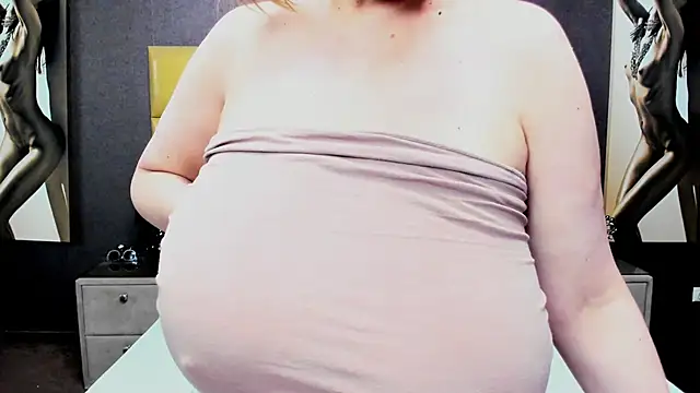 KiraLeila online show from 11/17/25, 02:21