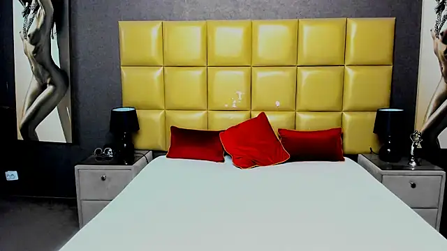 KiraLeila online show from 12/05/25, 01:38