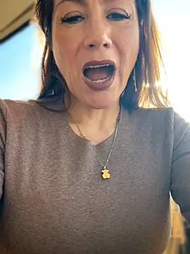 angelitasexy81 online show from 02/23/26, 03:56