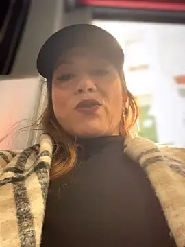 angelitasexy81 online show from 04/15/26, 03:16