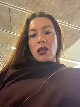 angelitasexy81 online show from 11/18/25, 10:07