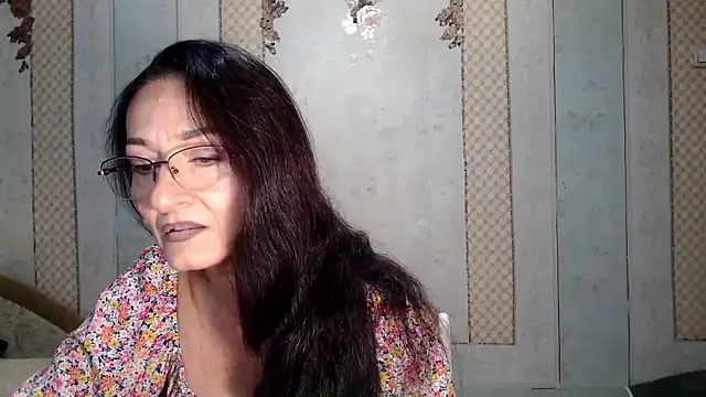 Antralyn online show from 10/28/25, 10:25