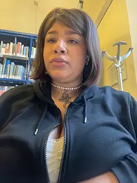 IamSashaLuv online show from 12/01/25, 09:43