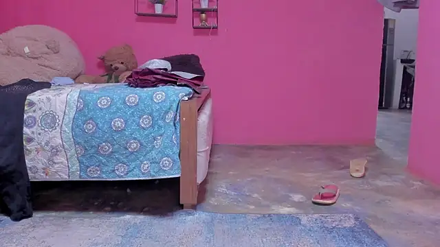 Snapshot of Emma_lean chatting on 03/12/25, 03:18 Emma lean online show from 03/12/25, 03:18