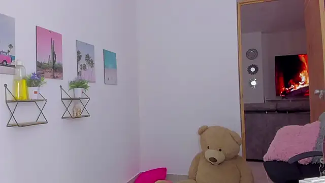 Snapshot of Emma_lean chatting on 11/25/25, 12:49 Emma lean online show from 11/25/25, 12:49