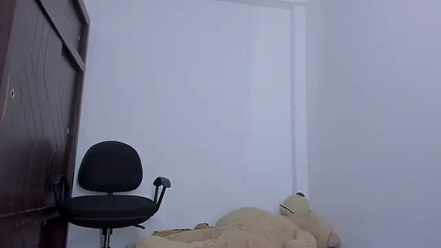 Snapshot of Emma_lean chatting on 09/25/25, 11:16 Emma lean online show from 09/25/25, 11:16