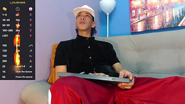 Snapshot of Robert_Kingg chatting on 01/15/25, 03:43 Robert Kingg online show from 01/15/25, 03:43