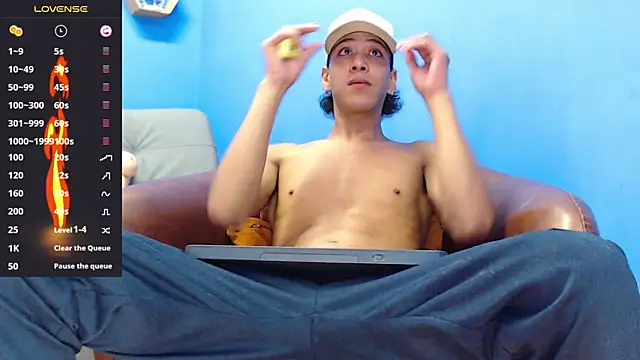 Snapshot of Robert_Kingg chatting on 10/23/25, 03:49 Robert Kingg online show from 10/23/25, 03:49