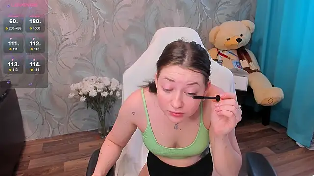 Snapshot of Kitty8meow chatting on 01/10/25, 04:44 Kitty8meow online show from 01/10/25, 04:44