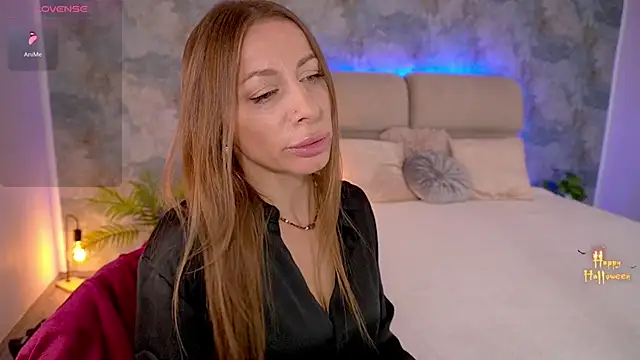 MirandaHobbs online show from 11/03/25, 08:29