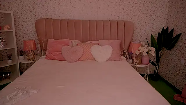 MirandaHobbs online show from 10/02/25, 07:23