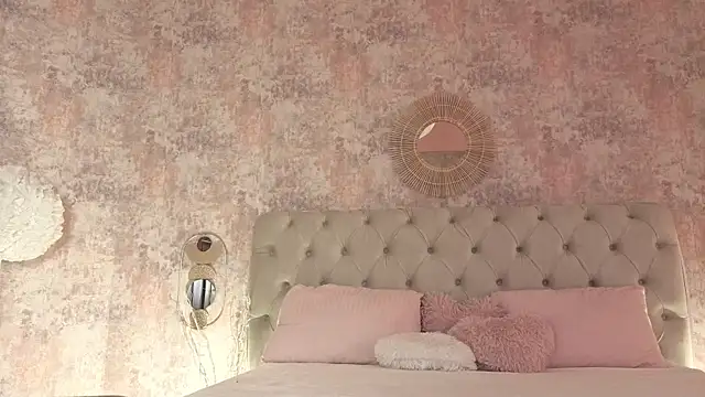 MirandaHobbs online show from 11/13/25, 04:22