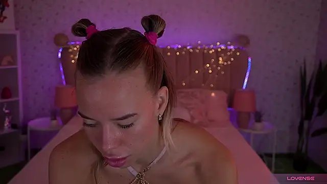 Snapshot of Sexy_Ira chatting on 11/03/25, 07:57 Sexy Ira online show from 11/03/25, 07:57